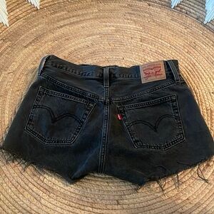 Black 501 jeans shorts!